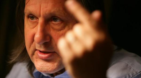 ilie nastase evacuat de la meciul dintre sorana carstea si johanna konta