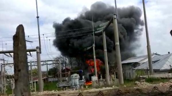 mai multe transformatoare electrice au fost cuprinse de flacari mari in botosani