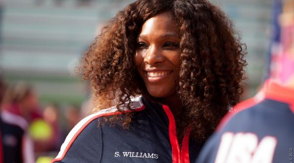 foto serena williams vorbeste pentru prima data despre maternitatea sa