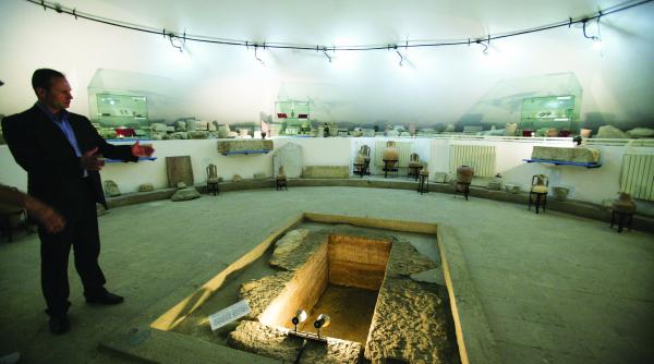 unic pe plaiuri mioritice cel mai vechi papirus din europa