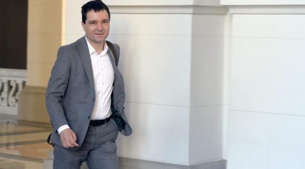 noii alesi au mostenit trandavia seniorilor