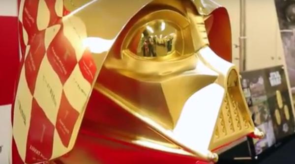 o replica din aur a castii lui darth vader a fost realizata de un atelier de bijuterii din japonia