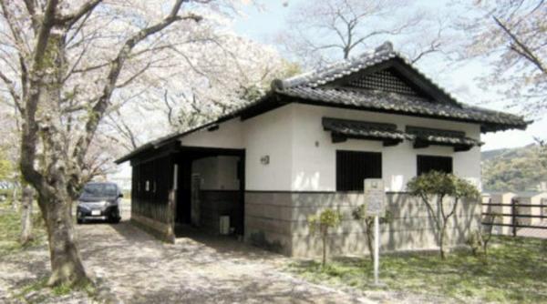 politistii japonezi au facut o descoperire socanta in podul unui closet public