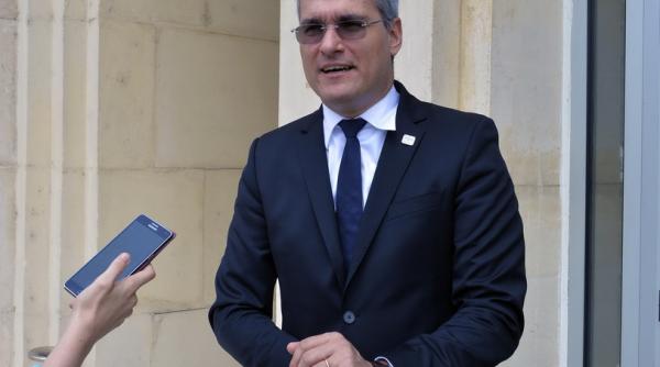 traseu de ministru tehnocrat din guvern direct la firma unui finantator al lui traian basescu