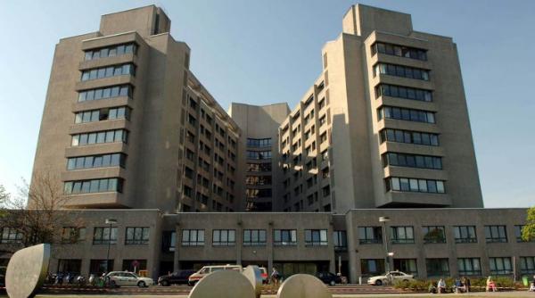 alerta focuri de arma au fost trase in apropierea unui spital din berlin