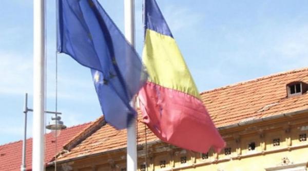 primaria brasov a umilit drapelul national in timpul unui ceremonial militar