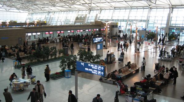 aeroporturile din marea britanie cauta angajati romani