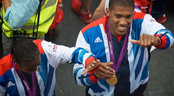 box joshua gata pentru un nou meci cu kliciko