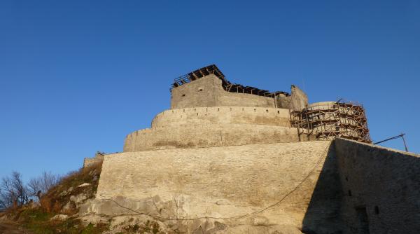 moarte cumplita in cetatea devei un tanar a murit cand incerca sa si faca o fotografie intr o zona interzisa