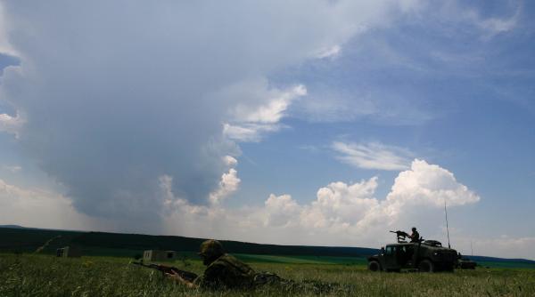 armata face trageri cu bere in poligoane