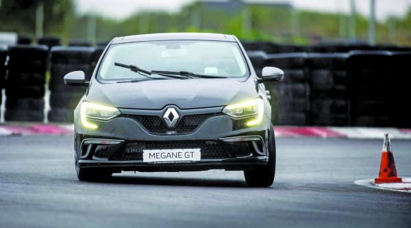 cum se simt masinile de strada in situatii extreme