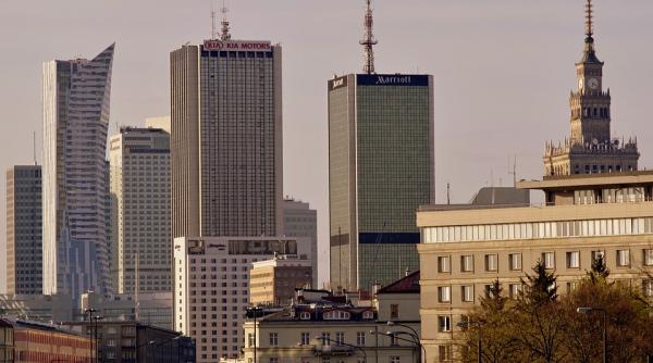 polonia zeci de mii de persoane au luat parte la un mars pentru libertate organizat de opozitie