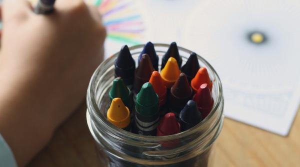 men reinscrierile in invatamantul prescolar vor incepe luni inscrierile din 22 mai