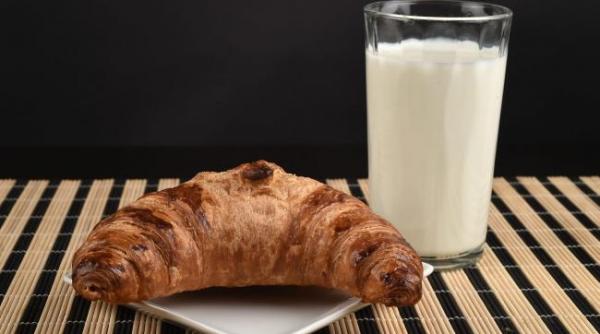 gorj produse alimentare expirate destinate elevilor confiscate si distruse de politistii locali