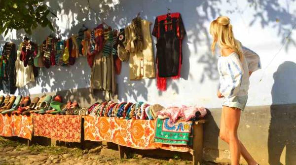 satul lui charles si lucrurile incredibile care se petrec in el