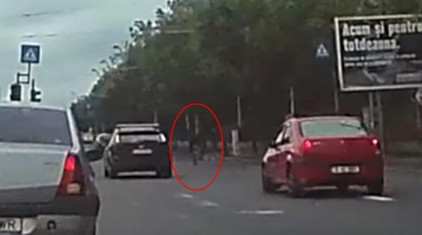 video scena socanta un tanar este spulberat de o masina