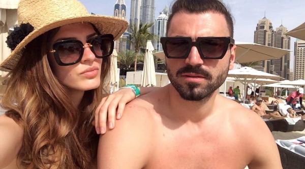 nunta verii in lumea mondena isi ia rochie de mireasa de 16 000 de euro