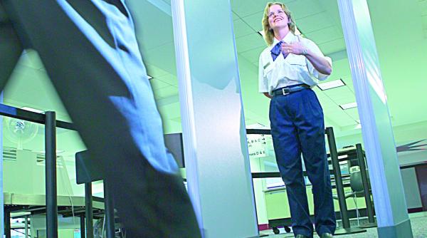 o familie de spioni monopol pe portile antitero de la camera deputatilor