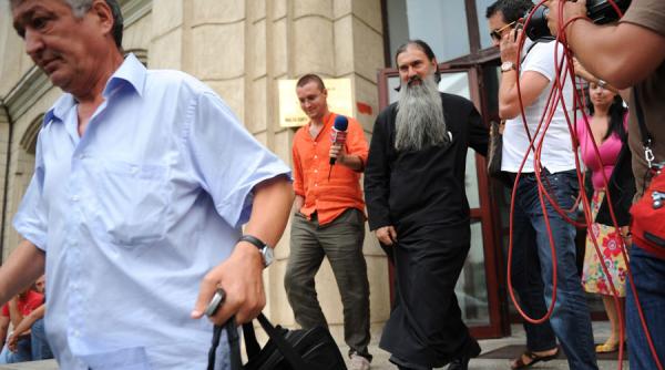 biserica ortodoxa romana se zdruncina din temelii dna cere arest la domiciliu pentru ips teodosie