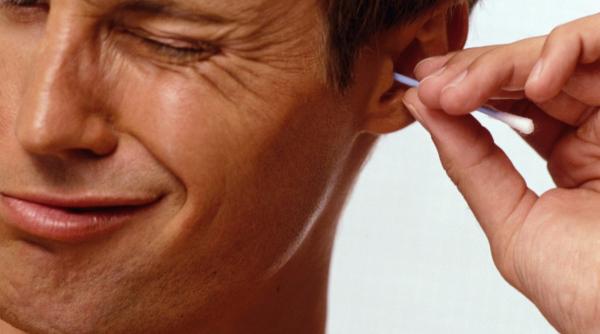 cilii care vibreaza scot ceara din urechi si secretiile din bronhii