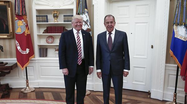 trump a dezvaluit secrete militare rusilor in timpul unei intrevederi cu lavrov