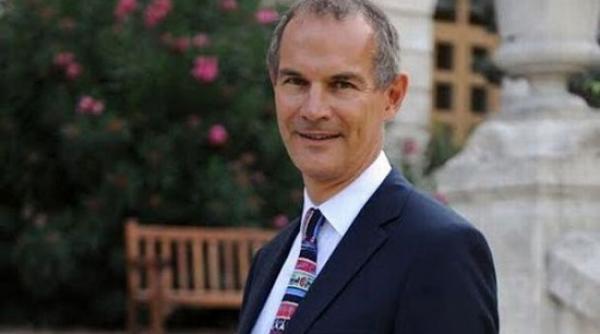 un mistret l a alergat pe ambasadorul marii britanii in austria