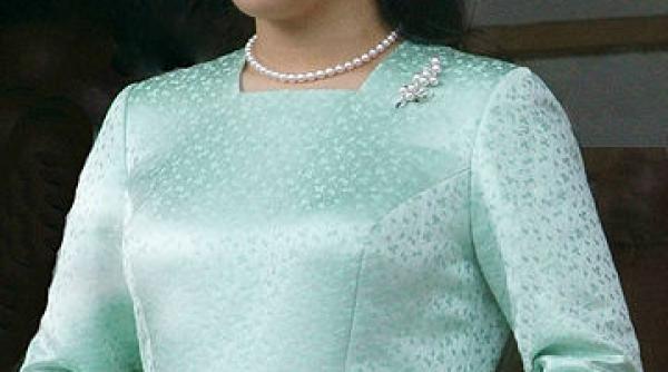 printesa japoniei renunta la titlu pentru a se marita cu un muncitor