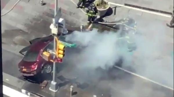 video un mort si 22 de raniti in times square din new york dupa ce un sofer a intrat cu masina in pietoni