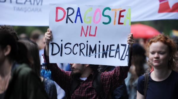 sute de persoane la marsul diversitatii