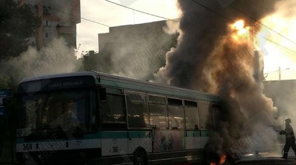 un autobuz de transport in comun a luat foc in mers pe o strada din cluj napoca