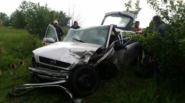 un barbat a decedat si alte trei persoane au fost ranite intr un accident rutier pe dj 601