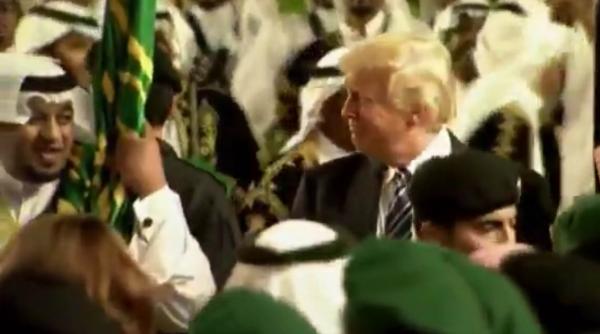 video donald trump filmat in timpul dansului sabiilor la riad