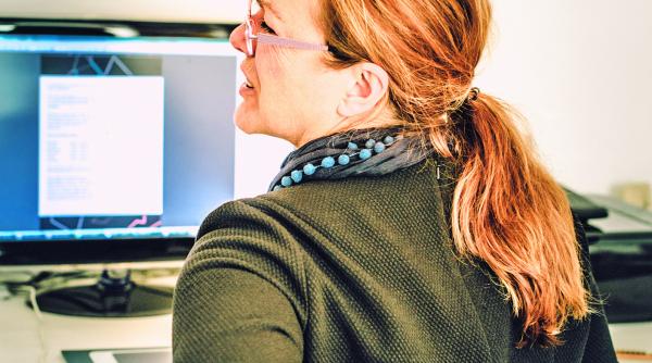 nu lasati tot efortul pe seama coloanei angrenati si alti muschi