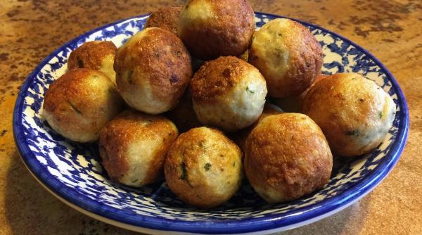 reteta zilei chiftele din cartofi dulci morcovi si feta