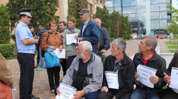 zece angajati la fostul combinat de utilaj greu fortus sa in greva foamei