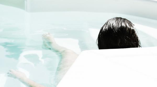 doar in filme vezi asa ceva ce s a intamplat cu un sucevean care si a dorit o partida de sex in trei