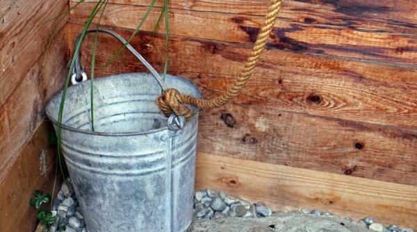 o femeie s a sinucis aruncandu se intr o fantana din apropierea manastirii agapia