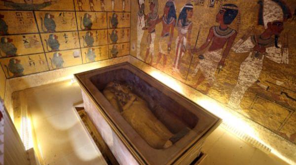 tezaurul lui tutankhamon aur si secrete
