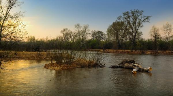 cod galben de inundatii pe rauri din bazine hidrografice aferente judetelor botosani iasi harghita si mures