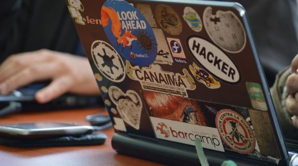 majoritatea utilizatorilor de internet distribuie informatii personale in mediul online 61 dintre acestia sunt tineri