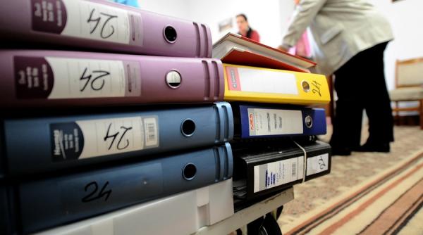 guvernul a aprobat constituirea unei comisii care va inventaria si preda documentele din arhiva sipa