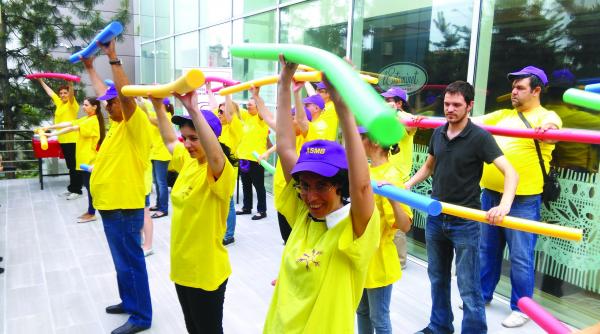 10 000 de romani sufera de boala cu o mie de fete