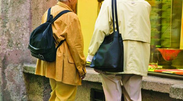 asigurarea de calatorie refuzata romanilor trecuti de 70 de ani