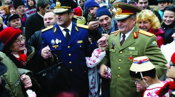 mult circ si mascarada la audierile din comisia andronic