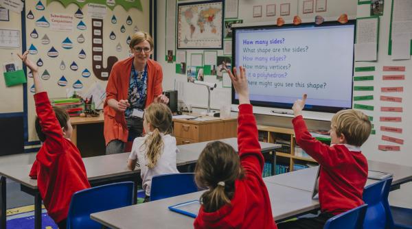 toleranta sau inconstienta scolarii britanici pusi sa le scrie teroristilor