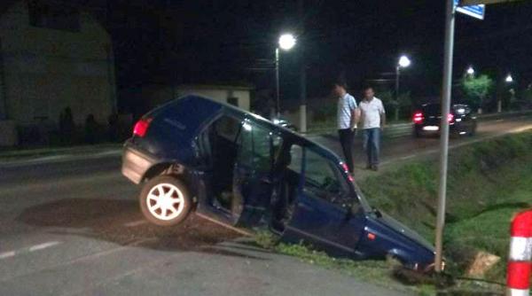 urmarire ca n filme in timis noaptea trecuta sfarsita cu masina condusa de un condamnat in sant