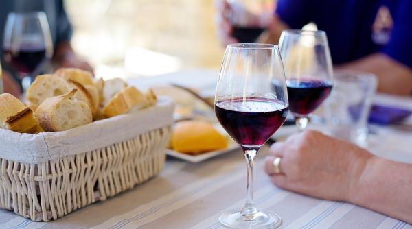 care sunt beneficiile bauturilor alcoolice consumate in cantitati mici