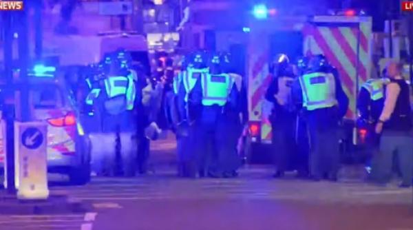 atacuri la londra sase morti 30 de raniti politia a doborat trei teroristi si reconstituie evenimentele