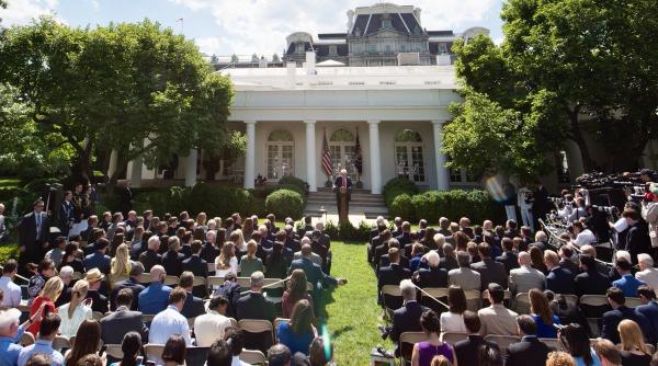 trump reactioneaza la atacul din marea britanie cu o aparenta critica la adresa primarului londonez sadiq khan