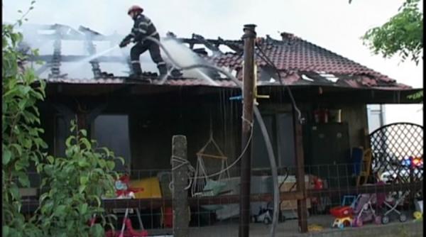 un fulger a transformat in scrum o vila din apropierea aradului